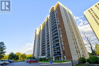 21 Knightsbridge Rd in Brampton, ON - Building Photo - Building Photo