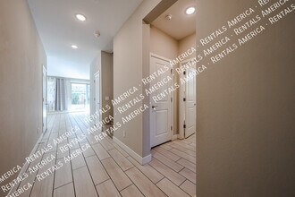 1321 W Coyote Dr in Chandler, AZ - Building Photo - Building Photo