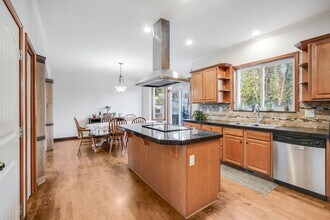 33 SE 218th Ave in Gresham, OR - Building Photo - Building Photo