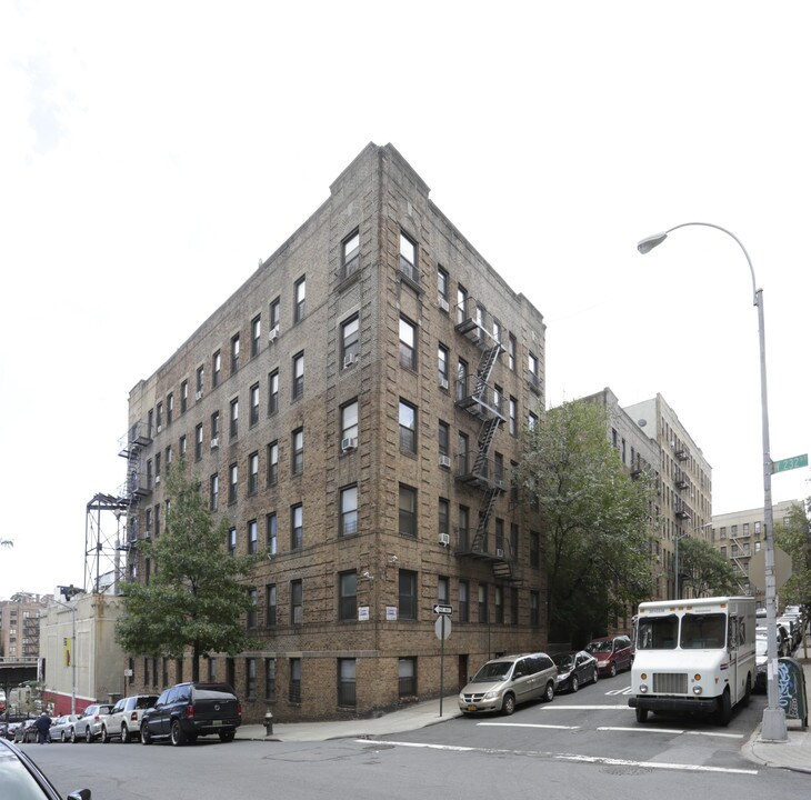 3136 Godwin Ter in Bronx, NY - Building Photo