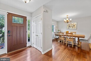 1621 Clearview Ave in Blue Bell, PA - Building Photo