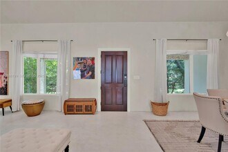 520 Bay Point Rd in Miami, FL - Building Photo - Building Photo