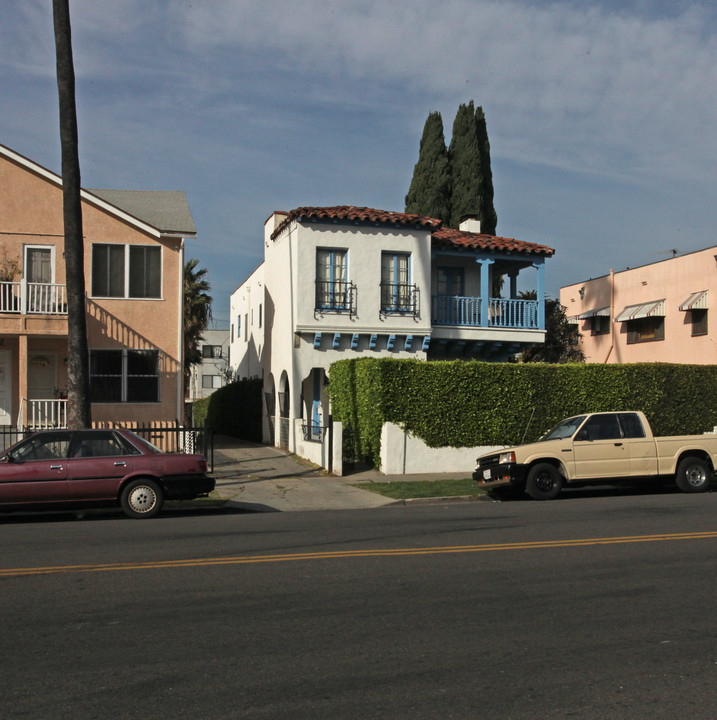 1405 N Hobart Blvd in Los Angeles, CA - Building Photo