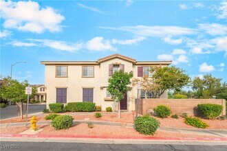 1242 La Ballena Trail in Henderson, NV - Building Photo - Building Photo