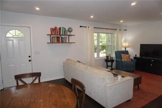 2163 Lilac Ln in Decatur, GA - Building Photo - Building Photo