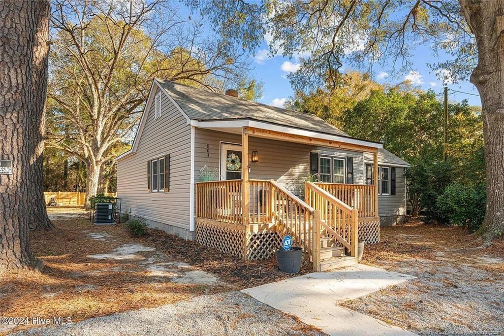 803 E Main St in Rowland, NC - Foto de edificio
