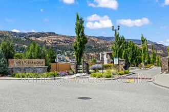1606 Marina Way in Kelowna, BC - Building Photo - Building Photo