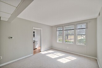 2011 Key Blvd in Arlington, VA - Foto de edificio - Building Photo