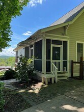 76 Thurland Ave in Asheville, NC - Building Photo - Building Photo