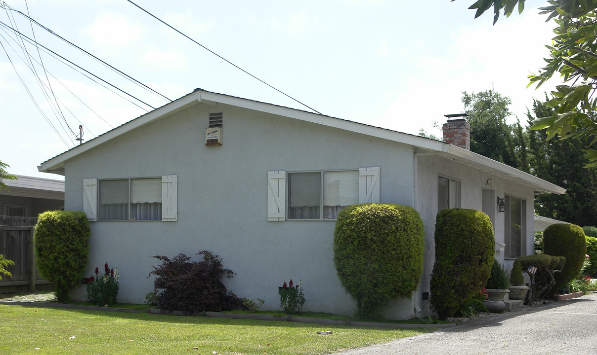 673-679 Cherry Way in Hayward, CA - Building Photo