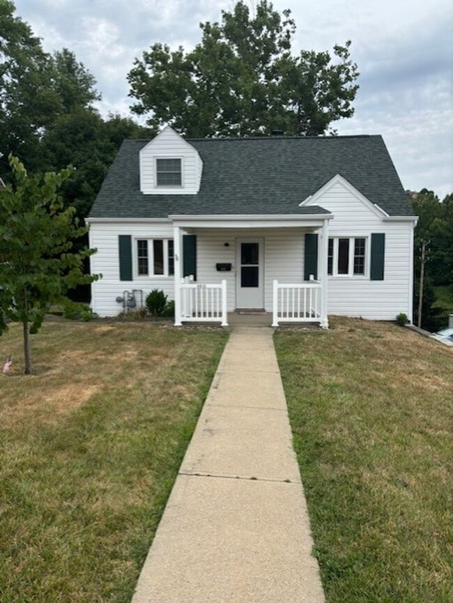 4813 Clover Ln in West Mifflin, PA - Building Photo - Building Photo