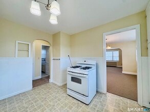 47 Clover St in Stratford, CT - Building Photo - Building Photo