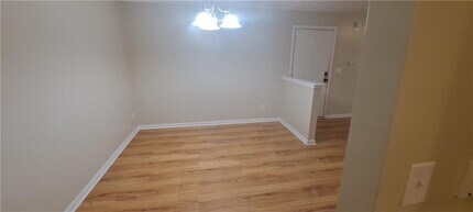 8304 Fairington Ridge Cir in Stonecrest, GA - Building Photo - Building Photo