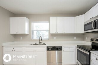885 Newton Ave S in St. Petersburg, FL - Building Photo - Building Photo