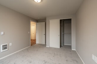 Columbia Village Apartments in Salem, OR - Foto de edificio - Interior Photo