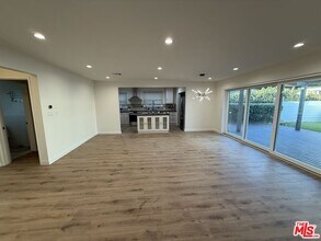 6159 Sylvia Ave in Los Angeles, CA - Building Photo - Building Photo