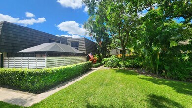534 5th Terrace in Palm Beach Gardens, FL - Building Photo - Building Photo
