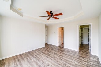 10925 Claude Freeman Dr in Charlotte, NC - Foto de edificio - Building Photo