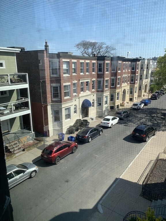 45 Chester St, Unit #1 in Boston, MA - Building Photo - Building Photo