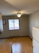 501 W 8th Ave in Webster, SD - Building Photo - Building Photo