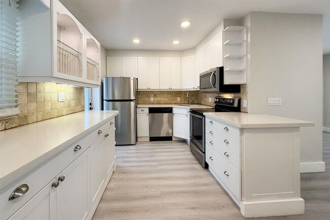 1641 NE 5th Ct in Fort Lauderdale, FL - Building Photo - Building Photo