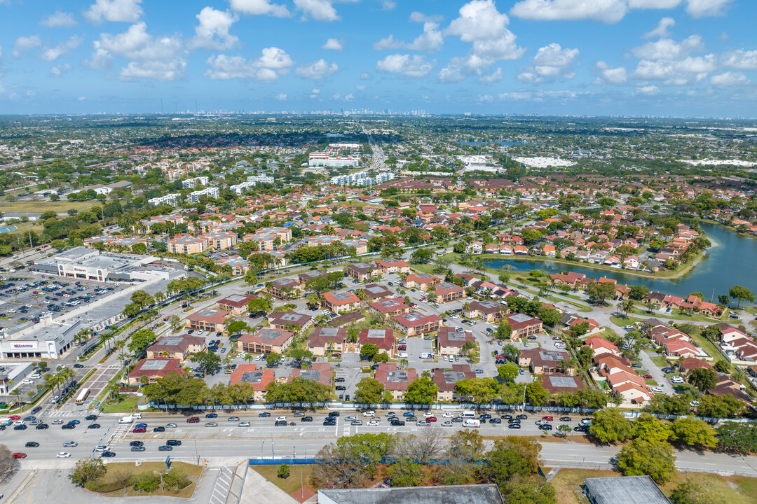 Moors Pointe Condominiums in Hialeah, FL - Building Photo