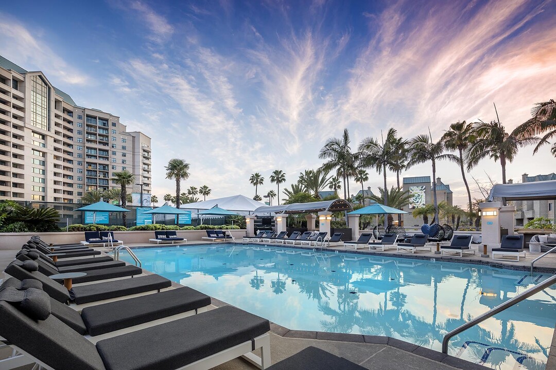 Towers at Costa Verde in San Diego, CA - Building Photo