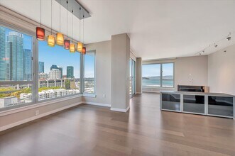 219 Brannan St in San Francisco, CA - Building Photo - Building Photo