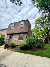 323 Gill Ln in Iselin, NJ - Building Photo - Building Photo