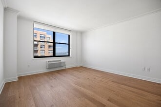 2 Constitution Ct in Hoboken, NJ - Building Photo - Building Photo