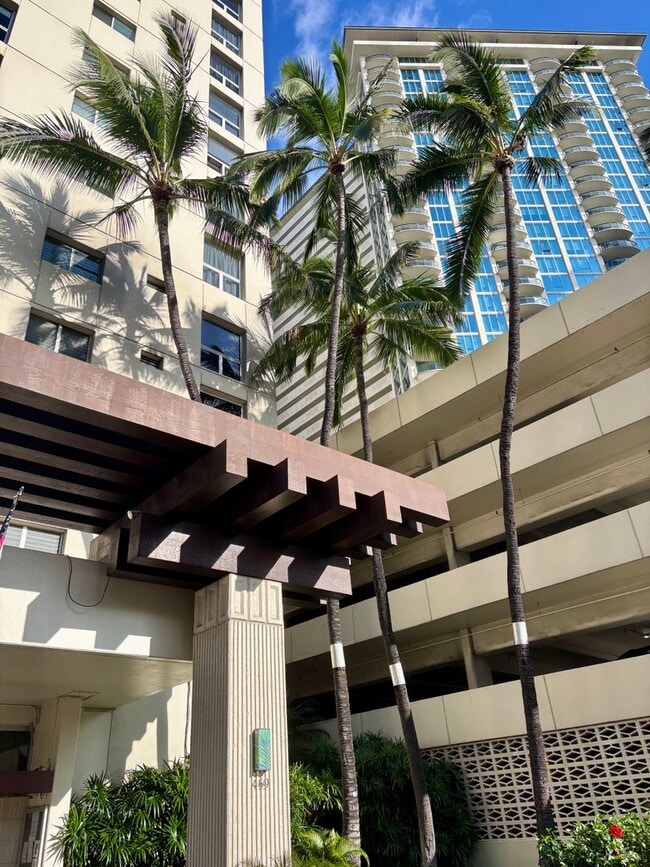 469 Ena Rd in Honolulu, HI - Building Photo - Building Photo