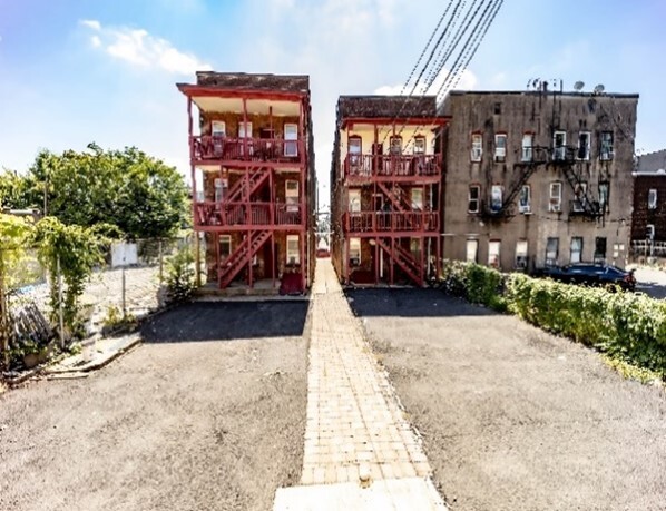 Oak Street Complex in Passaic, NJ - Building Photo - Building Photo