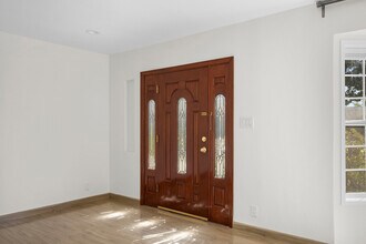 905 Graynold Ave in Glendale, CA - Building Photo - Building Photo