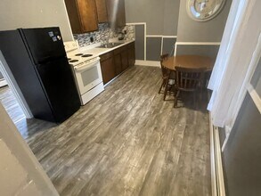 9 Mt Vernon St in Biddeford, ME - Building Photo - Building Photo