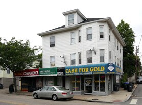 321-325 Plainfield St in Providence, RI - Building Photo