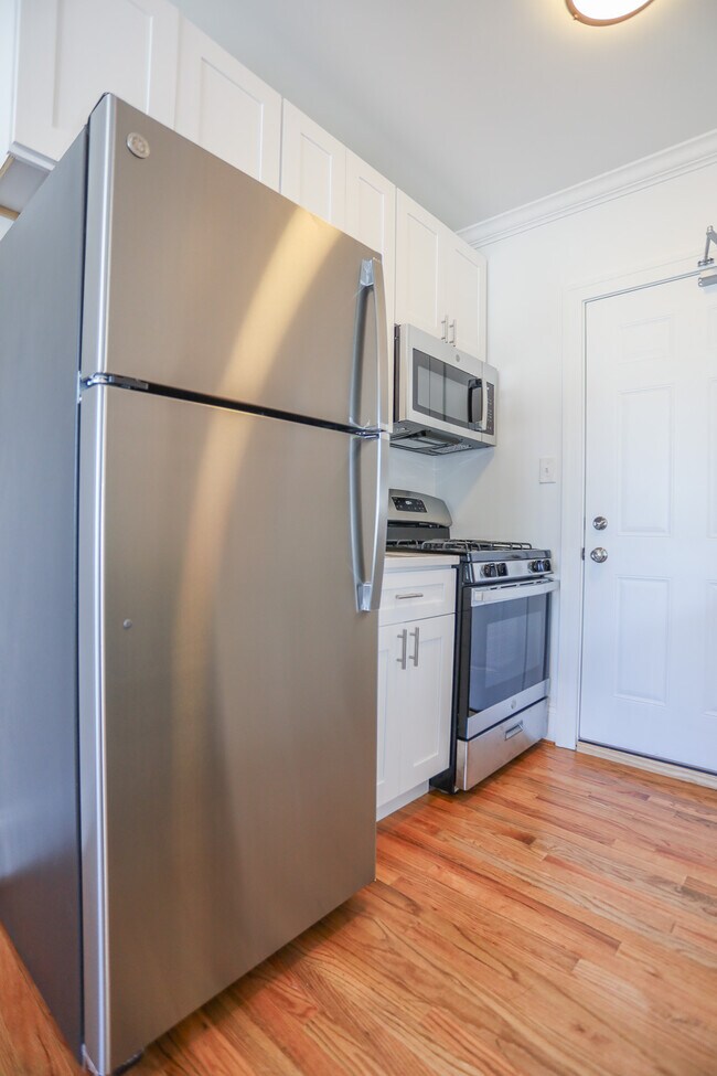 4415 N Hamilton Ave, Unit #1E
