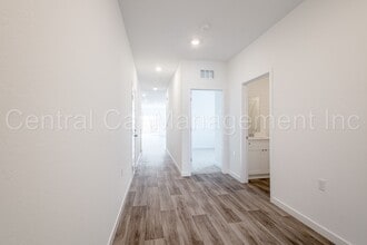 8233 Healy Pass Ave in Bakersfield, CA - Building Photo - Building Photo