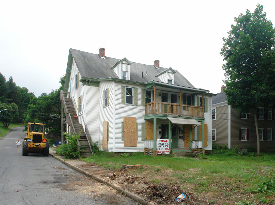 2016-2020 Palmer Rd in Palmer, MA - Foto de edificio