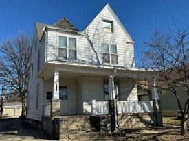 2023 Broadway St in Quincy, IL - Building Photo