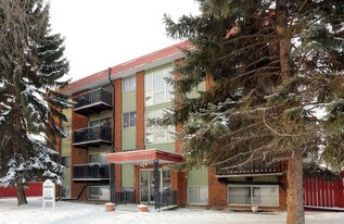 Wosar Manor in Edmonton, AB - Building Photo