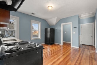 170 Allston St, Unit 3 in Providence, RI - Foto de edificio - Building Photo