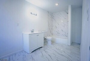 818 S 12th St in Newark, NJ - Building Photo