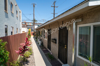 187 Roycroft Ave in Long Beach, CA - Building Photo - Building Photo