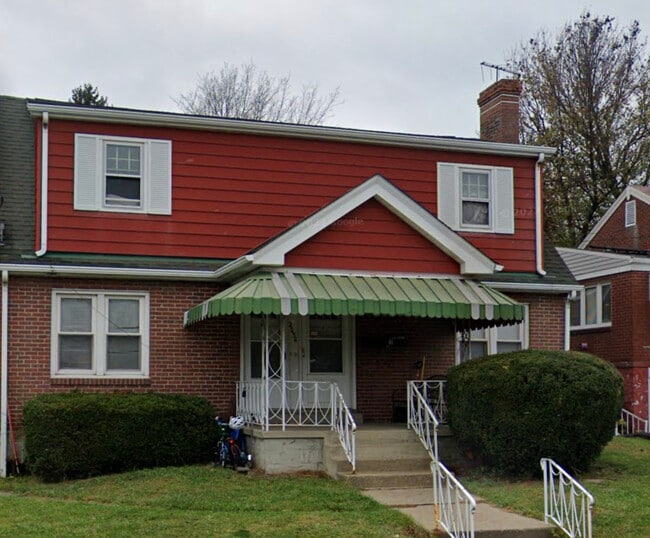 2234 Worton Blvd, Unit Apt 2 in West Mifflin, PA - Building Photo - Building Photo