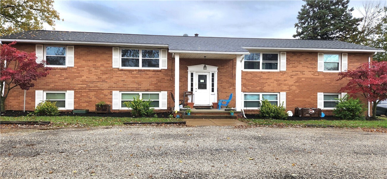 204 Kennedy St in Louisville, OH - Building Photo