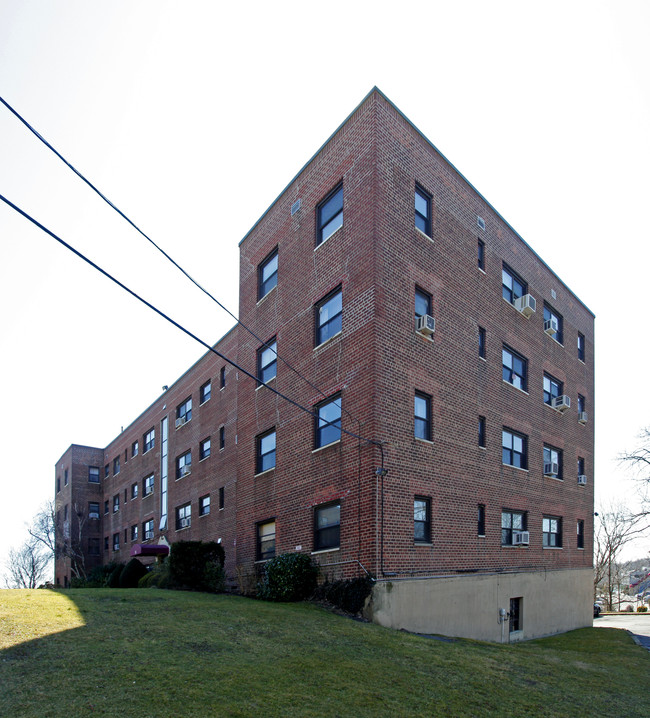 35 Shady Glen Ct in New Rochelle, NY - Foto de edificio - Building Photo