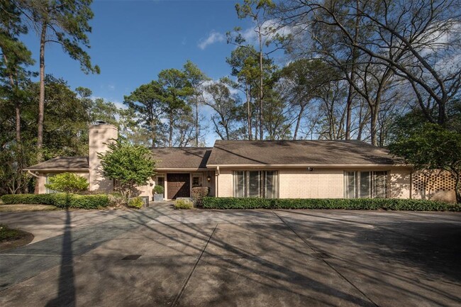 614 Saddlewood Ln in Houston, TX - Foto de edificio - Building Photo