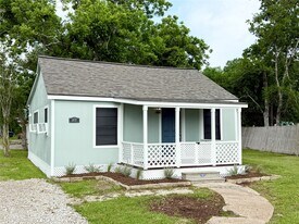 14070 S Hwy 288b in Angleton, TX - Building Photo