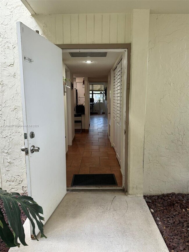 20441 NE 30th Ave in Aventura, FL - Building Photo - Building Photo