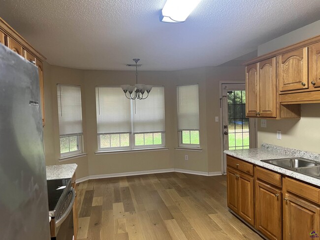 208 Camelot Pl in Warner Robins, GA - Building Photo - Building Photo